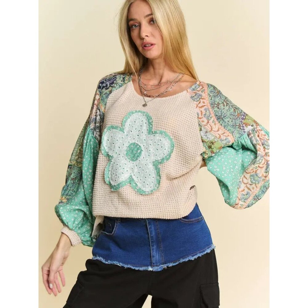 NEW MEDIUM Davi & Dani Thermal Flower Patchwork Appliqué Balloon Sleeve Top - Picture 1 of 10